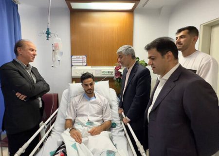 وزیر ورزش و جوانان از کاپیتان تیم ملی تکواندو عیادت کرد
