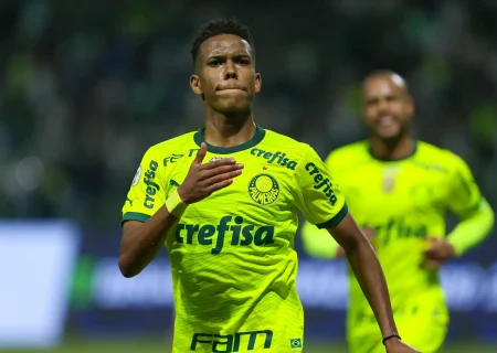 Estevao working wonders for Palmeiras as Chelsea wait