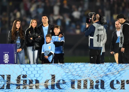 Uruguay held in Suarez farewell as Rodrygo lifts Brazil