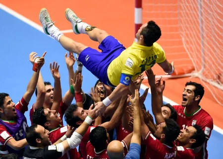 7 Days To Go: Iranians pay tribute to departing Falcao
