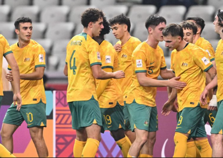 Australia fight back to advance at Iraq’s expense