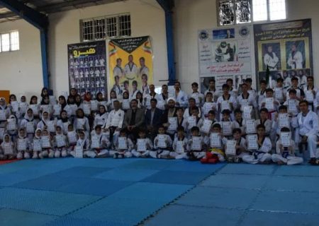 برگزاری کارگاه آموزشی تکواندو ITF در نقده و تجلیل از قهرمانان مسابقات کشوری