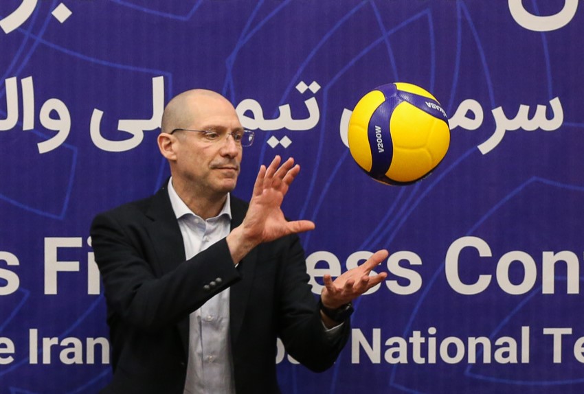 پیاتزا و توتولو، پنجشنبه در تهران