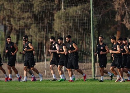 صدور کارت بازی بازیکنان پرسپولیس پس از رفع مشکل سقف قرارداد؛ آماده‌باش شاگردان هاشمیان برای تقابل با فجرسپاسی