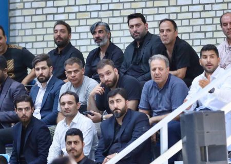 سرمربی تیم ملی همزمان سه مسابقه لیگ را دید!